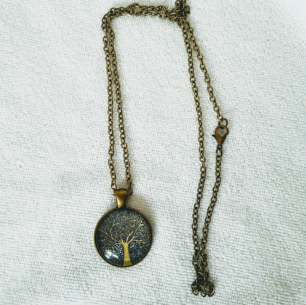 ⬇💲⬇Tree of Life Glass Image Pendant & Chain - Picture 4 of 4